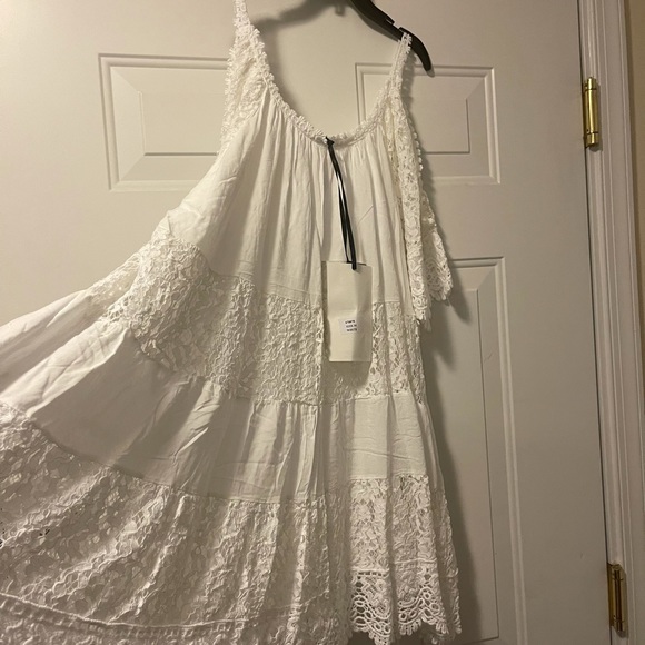 Baci Lace Cold Shoulder mini Dress Top - Picture 12 of 13